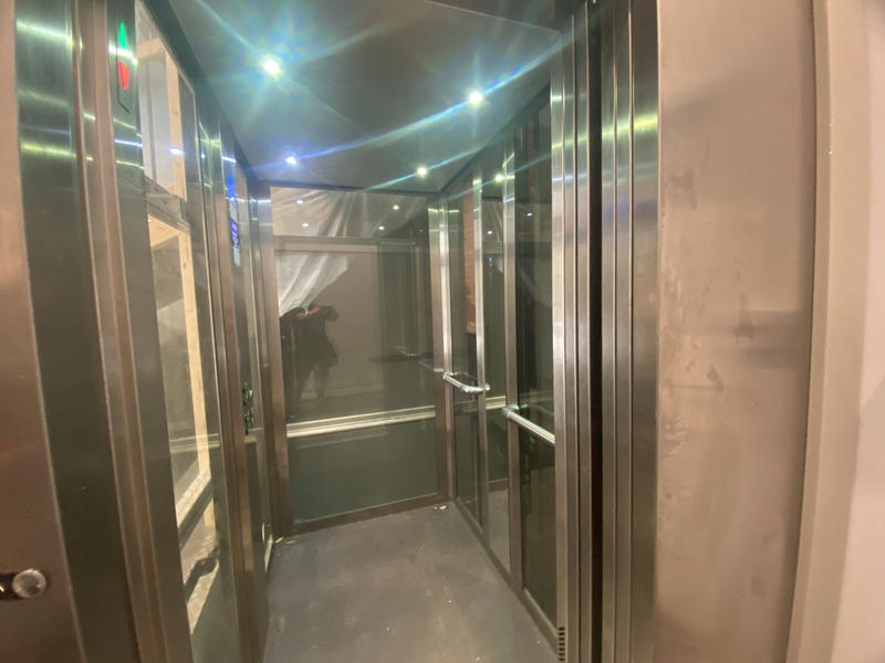 Fonds de commerce - Magasins - 246 m²