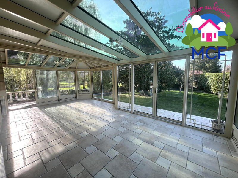 Maison traditionnelle - 223 m² - 7 pièces