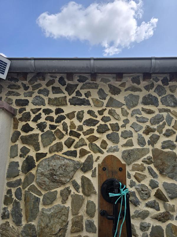 Maison en pierre - 63 m² - 2 pièces