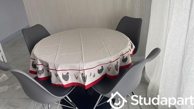 Chambre - 11 m² - 1 pièce