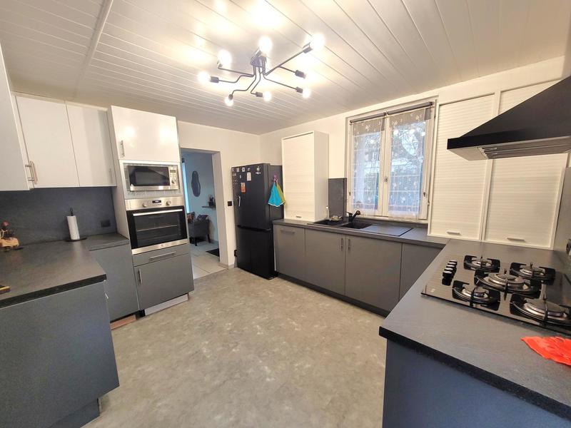 Maison - 140 m² - 7 pièces