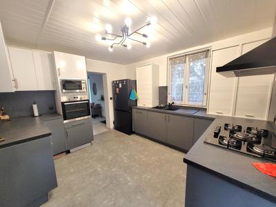 Maison - 140 m² - 7 pièces