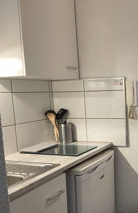 Studio - 137 m² - 7 pièces