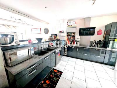 Maison - 150 m² - 8 pièces