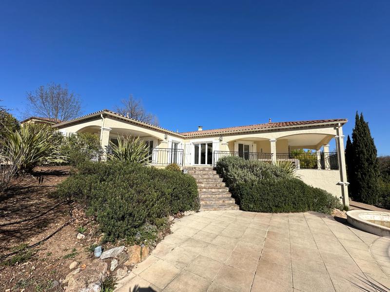 Maison - 212 m² - 6 pièces