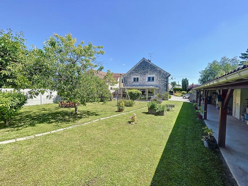 Maison - 314 m² - 9 pièces