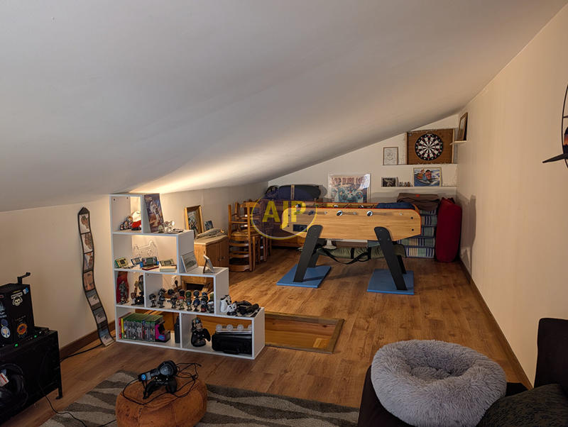 Maison - 99 m² - 5 pièces