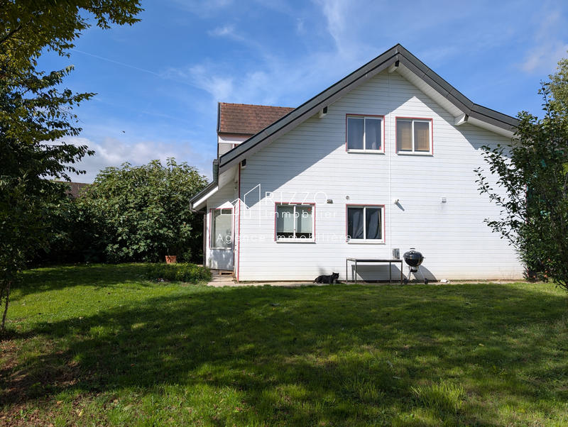 Villa - 161 m² - 6 pièces