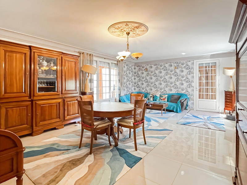 Maison - 164 m² - 6 pièces