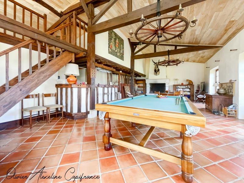 Maison - 500 m² - 16 pièces