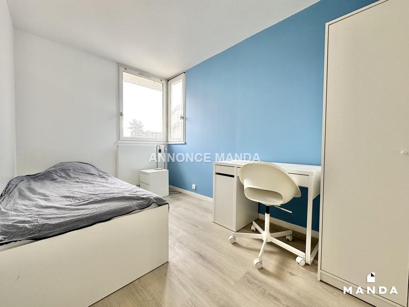 Chambre - 10 m² - 5 pièces