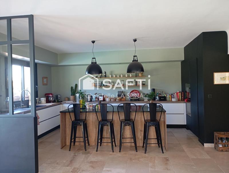 Maison - 360 m² - 7 pièces