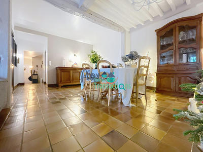 Maison - 236 m² - 7 pièces