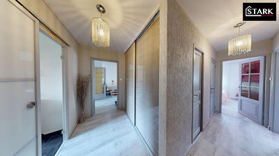 Appartement - 80 m² - 5 pièces