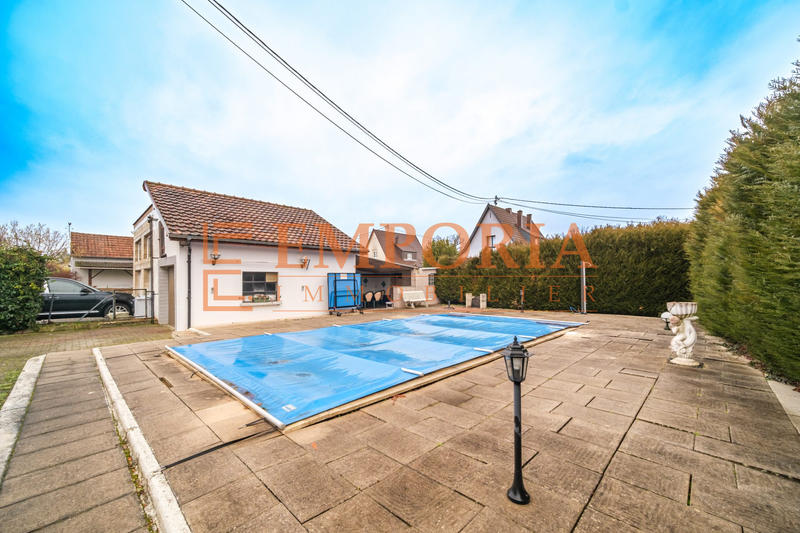 Maison - 90 m² - 5 pièces