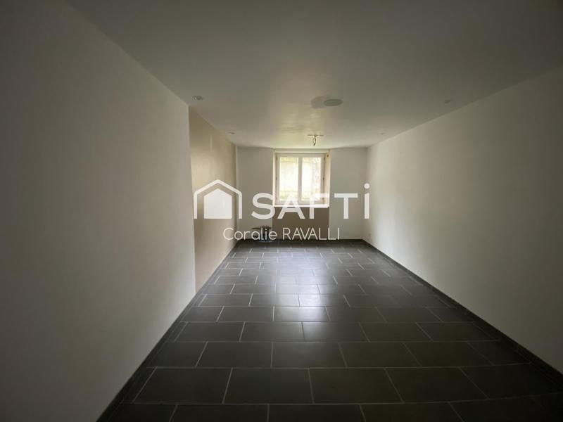 Maison - 222 m² - 8 pièces