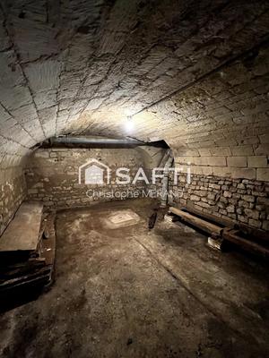 Maison - 94 m² - 7 pièces