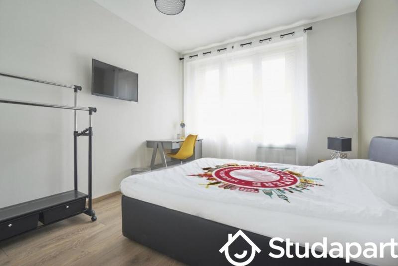 Chambre - 11 m² - 1 pièce