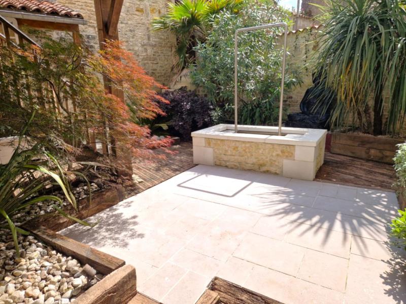 Maison - 232 m² - 6 pièces