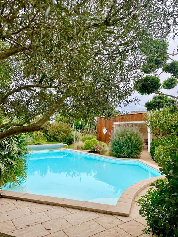 Maison - 180 m² - 6 pièces