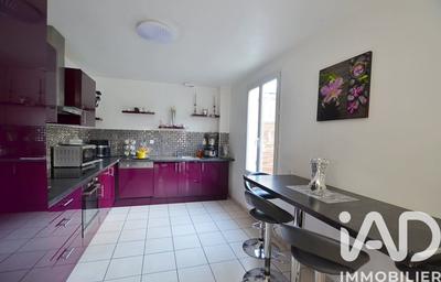Maison - 90 m² - 5 pièces