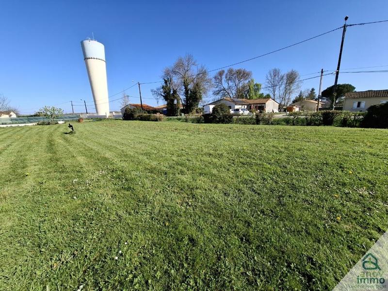 Terrain constructible - 1 004 m²