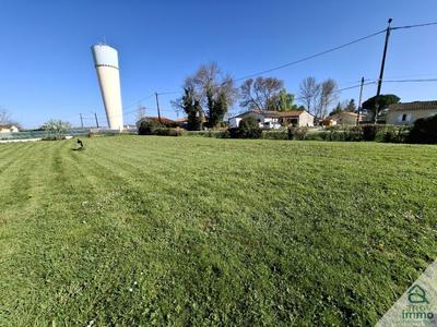 Terrain constructible - 1 004 m²