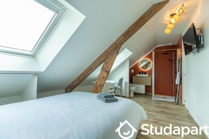 Chambre - 10 m² - 1 pièce