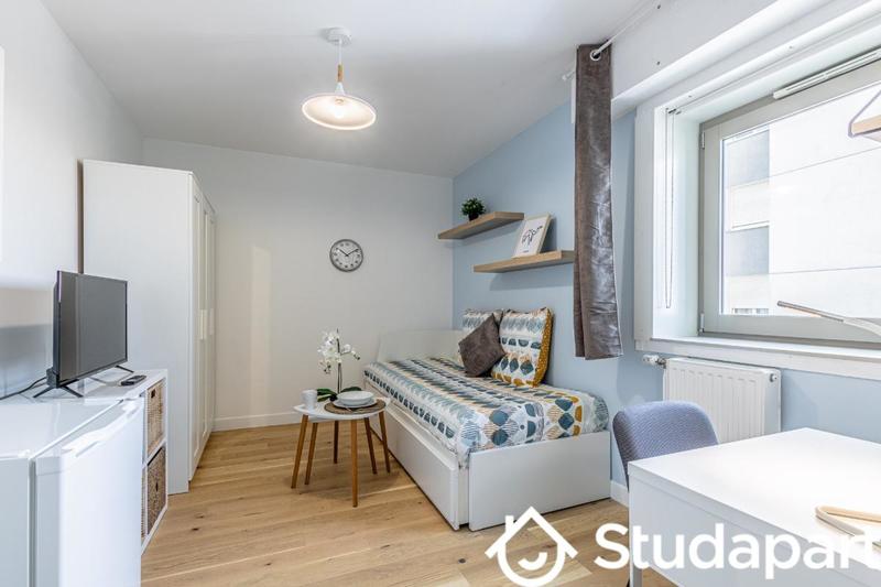 Chambre - 10 m² - 1 pièce