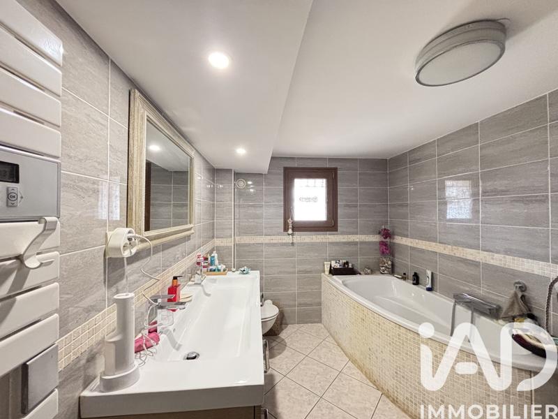 Maison - 143 m² - 7 pièces