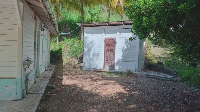 Maison de bois - 1 211 m² - 8 pièces