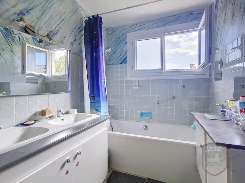 Maison - 180 m² - 7 pièces