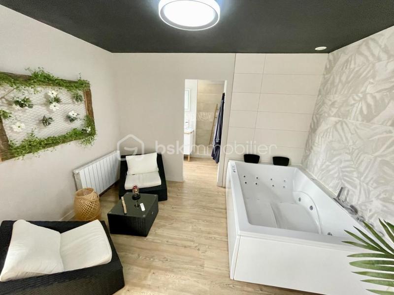 Maison - 193 m² - 7 pièces