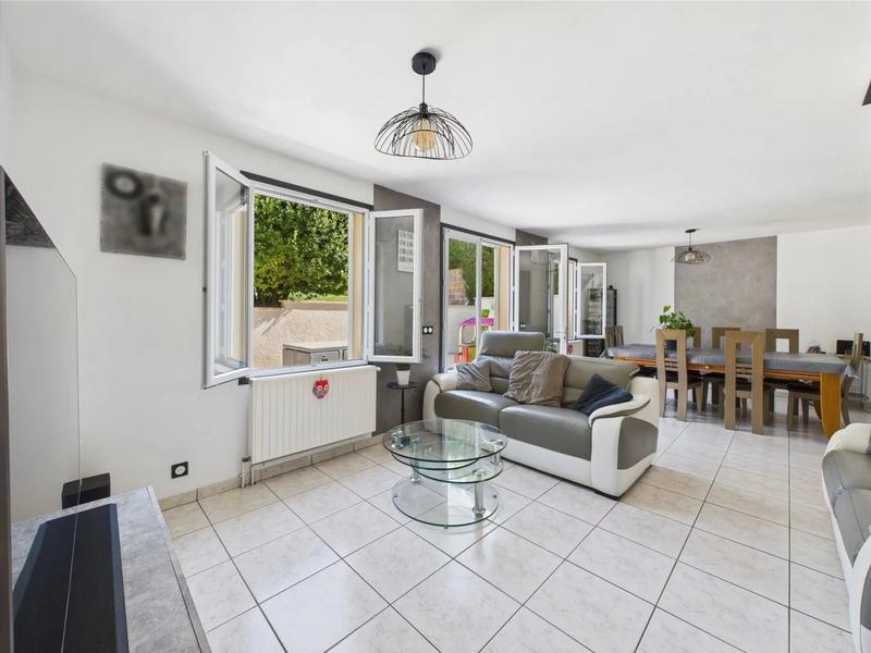 Maison - 95 m² - 5 pièces