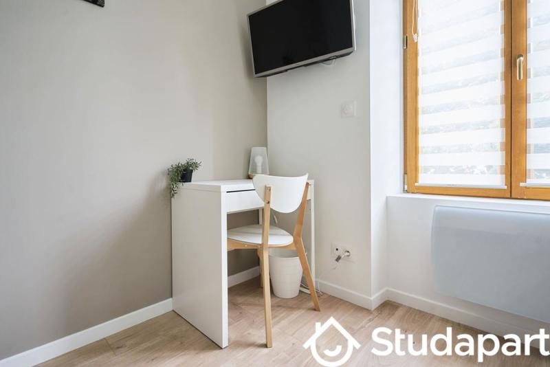 Chambre - 10 m² - 1 pièce