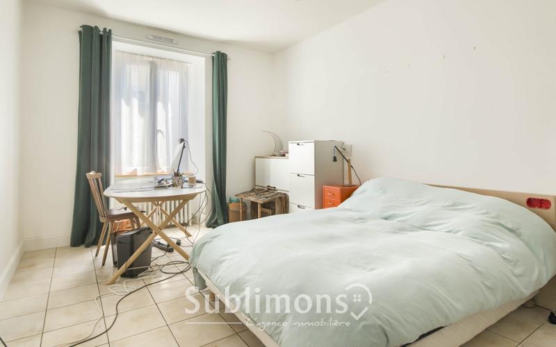 Maison - 230 m² - 8 pièces