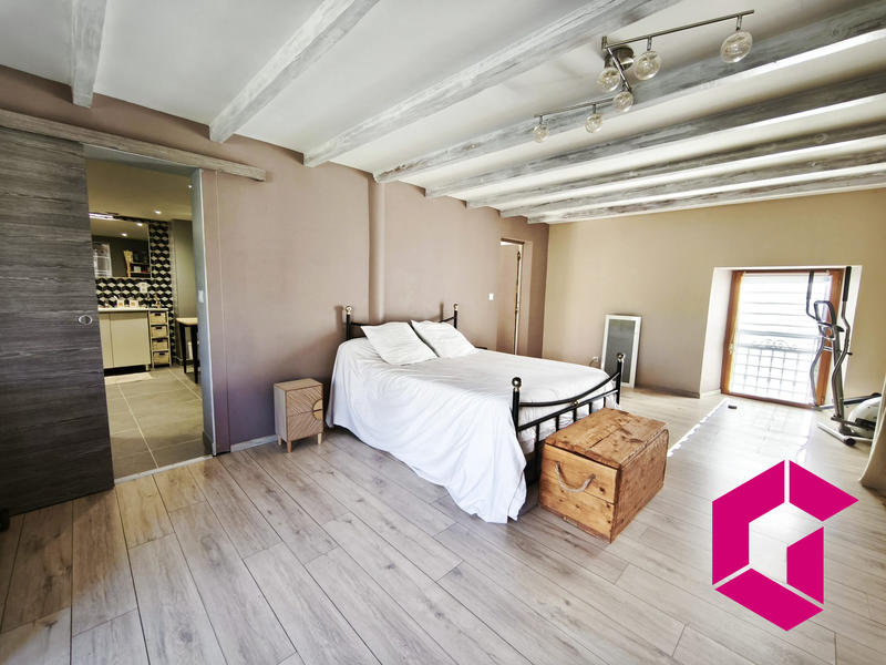 Maison - 179 m² - 5 pièces