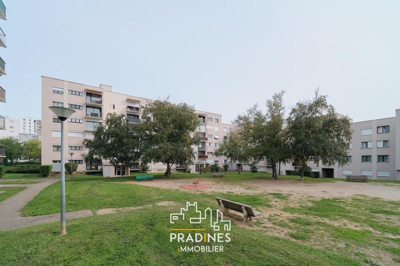 Appartement - 80 m² - 4 pièces