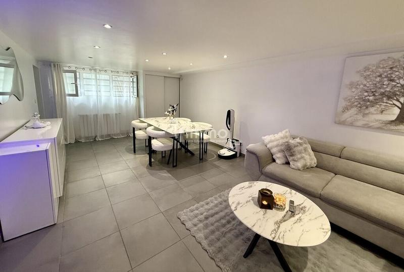 Maison - 177 m² - 8 pièces