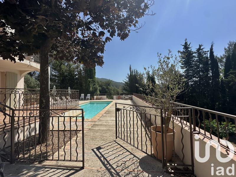 Maison - 230 m² - 6 pièces