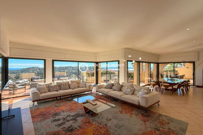 Villa - 249 m² - 8 pièces