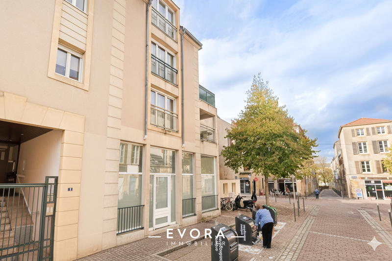 Local commercial - 105 m² - 3 pièces