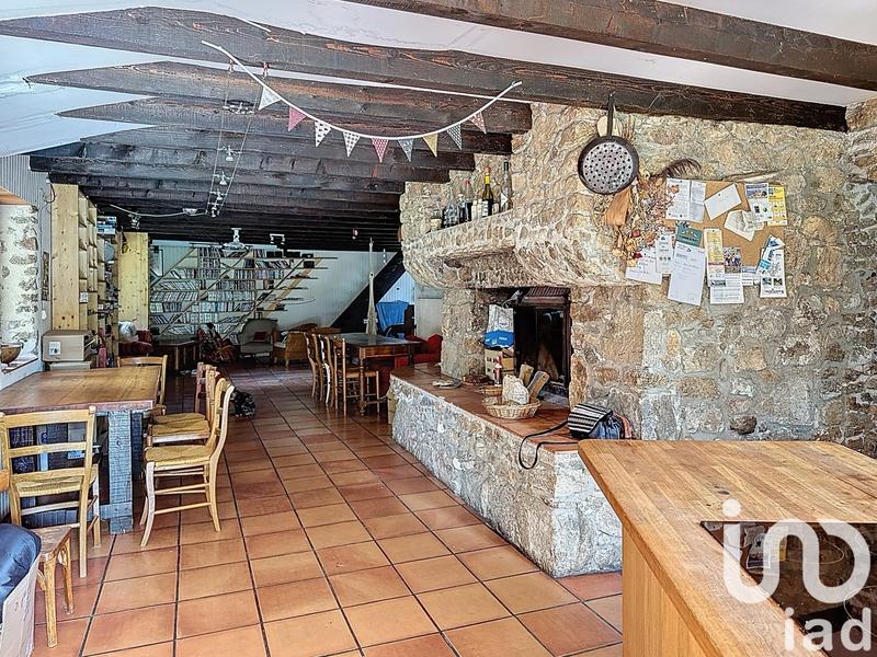 Maison - 214 m² - 7 pièces