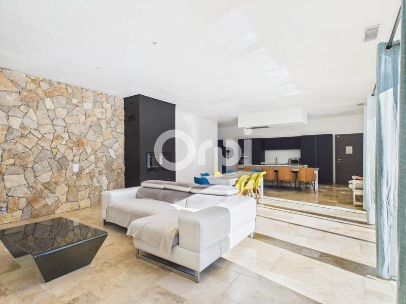 Maison - 180 m² - 5 pièces