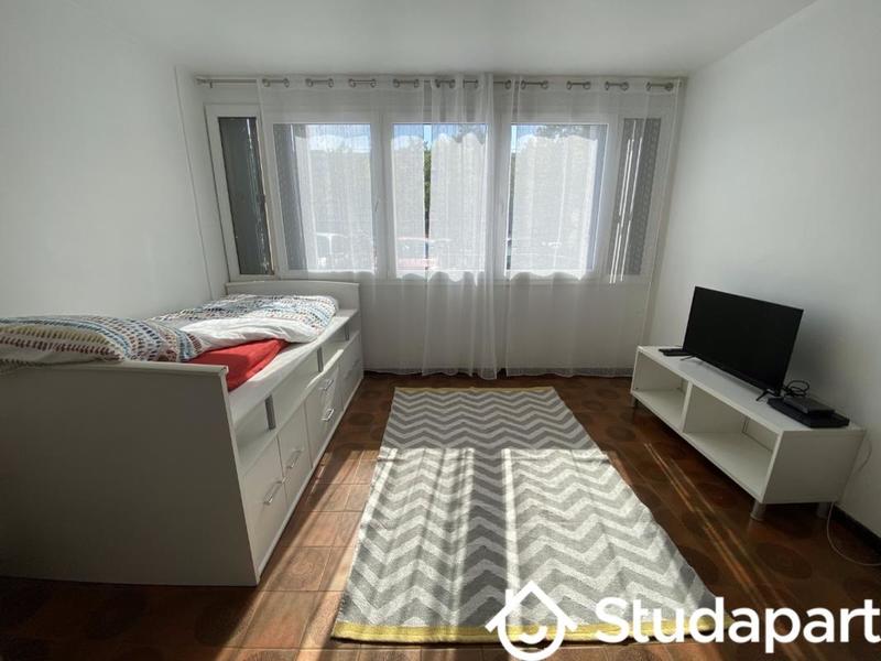 Chambre - 10 m² - 1 pièce