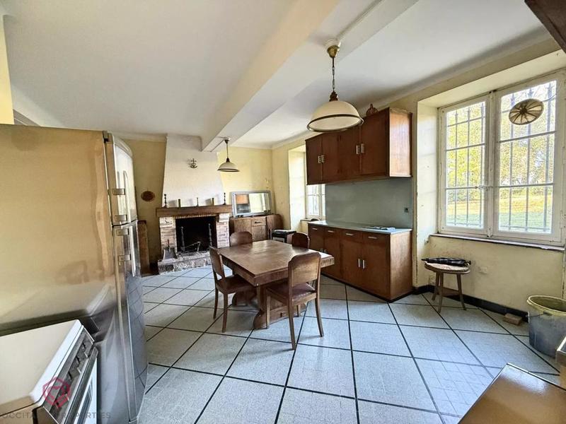 Propriété - 339 m² - 11 pièces