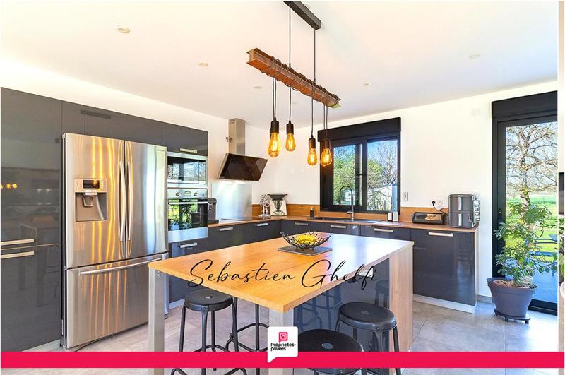 Maison - 145 m² - 6 pièces