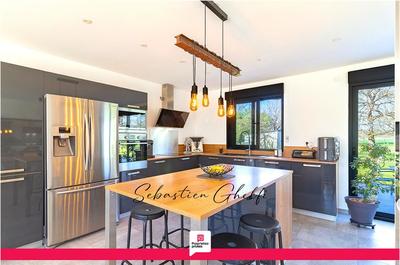 Maison - 145 m² - 6 pièces