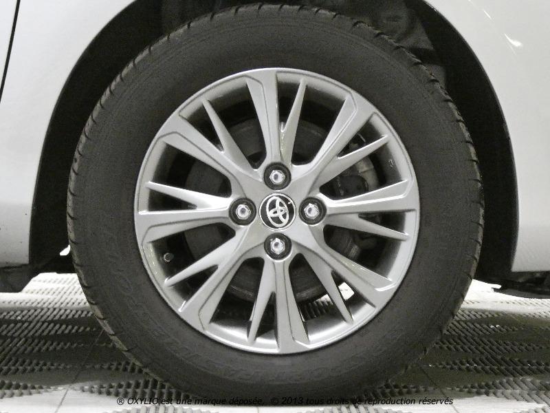 Toyota Yaris III (3) 100h Hybrid Dynamic 5p