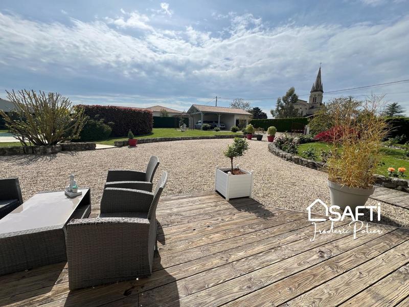 Maison - 275 m² - 9 pièces